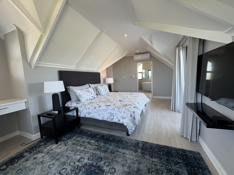 4 Bedroom Property for Sale in Grotto Bay Western Cape